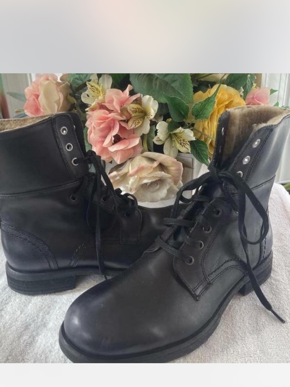 UGG dark brown Lace-Up Leather Ankle Boots